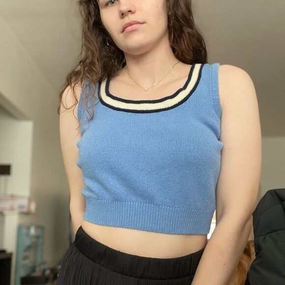 Vintage St. John Santana Knit Tank Top Crop Size Small Embellished - Picture 6 of 6